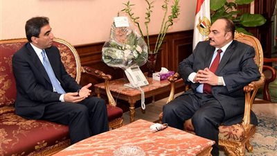 محافظ الإسكندرية: ملفي القمامة والبناء المخالف يحتلان الأولوية