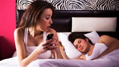 تفاصيل القبض على فتاة ليل بتهمة سرقة سائح بالغردفة أثناء ممارسة الرذيلة معه