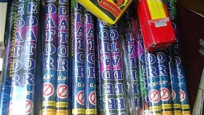 ضبط 500 لعبة نارية في براني