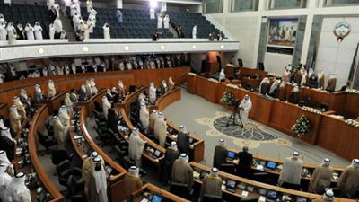 البرلمان الكويتى يعقد جلسة طارئة لبحث زيادة أسعار البنزين 
