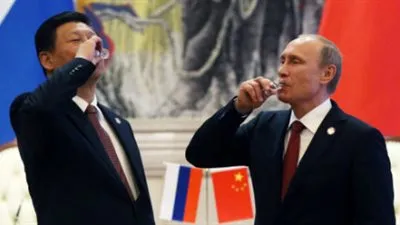 هافينجتون بوست: عصر السيطرة الأمريكية انتهى