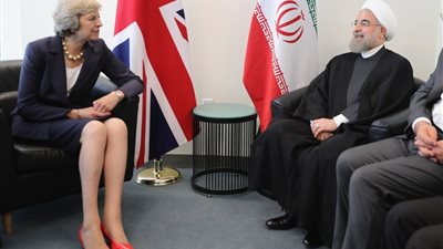 ماي تثير قضية موظفة إغاثة بريطانية-إيرانية في لقاء مع روحاني