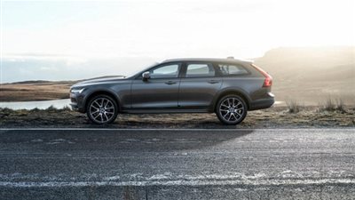 فولفو تطرح نسختها الجديدة Cross Country من V90