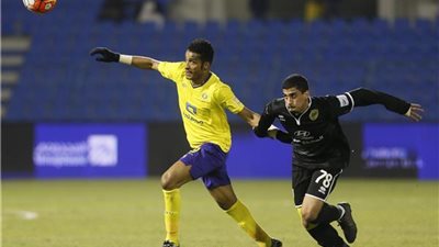 الشائعات تحوم حول مصير هزازي مع النصر