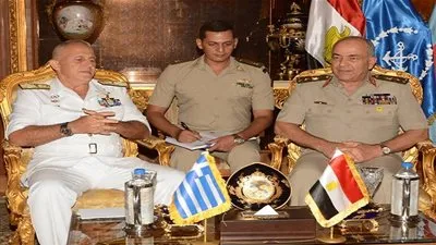 الفريق حجازى يلتقى رئيس هيئة الأركان العامة اليونانى