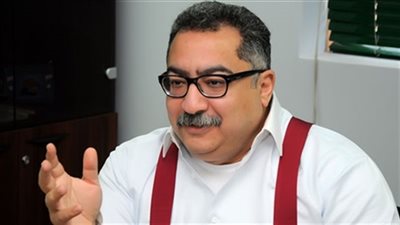 إبراهيم عيسى: الحكومة غير مؤتمنة على إدارة بلد بعظمة مصر