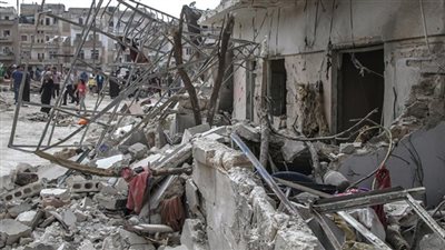 المرصد السورى: 7 قتلى فى قصف جوى على بستان القصر بحلب