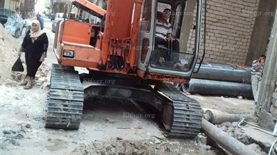 بدء العمل في مشروع تجديد الصرف الصحى بمنطقة الهانوفيل بالإسكندرية (صور)