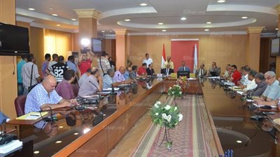 محافظ كفرالشيخ يؤكد على مراجعة صفايات المطر ومحطات الرفع قبل الشتاء (صور)