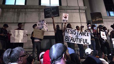 إعلان حالة الطوارئ في كارولاينا الأمريكية.. والمتظاهرون يتحدون حظر التجوال