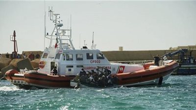 البحرية التونسية توقف نحو 150 مهاجرًا خلال يومين