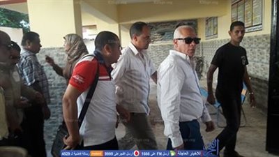محافظ بورسعيد يوجه بتكثيف حملات النظافة على المدارس (صور)