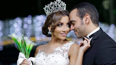 خلود عز تنشر صور حفل زفافها بعد تسليم تاج الملكة (صور)