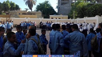 آلاف الطلاب يتوجهون للمدارس في أول أيام العام الدراسي بالأقصر (صور)