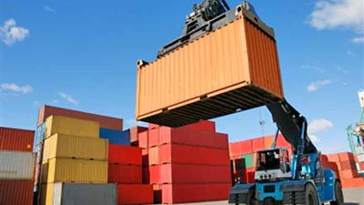 إحباط تهريب أدوات طبية لعلاج الأسنان غير مطابقة في حاوية بميناء السخنة