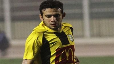 نجم الأهلي السابق ينقطع عن تدريبات المقاولون