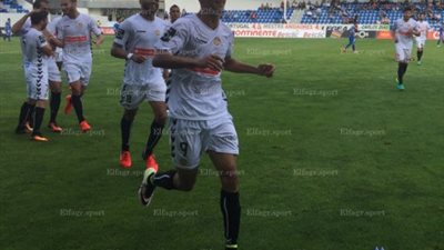 الجزائري عكاشة يقود ماديرا للفوز على فييرينسي في غياب غزال