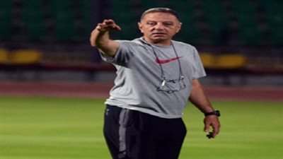 طلعت يوسف يعقد جلسة مع ثلاثي بتروجت 