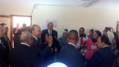 طالبة سورية تلقى قصيدة في حب مصر أمام محافظ القاهرة  