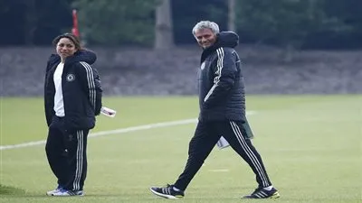 بالصور.. جوزيه مورينيو متهم بإقامة علاقة جنسية مع 