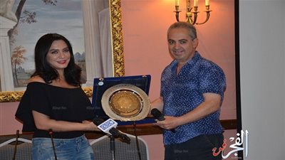 تكريم سلاف فواخرجي وفايق جرادة بمهرجان الإسكندرية (صور)