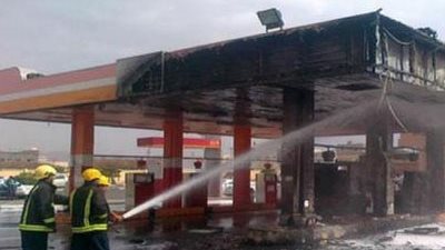 السيطرة على حريق شب بمحطة وقود بـ