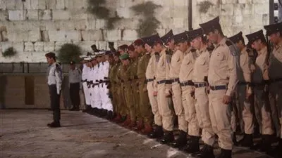 إعفاء جنود الإحتلال المتدينين من المشاركة مع المجندات فى الحفلات  الغنائية