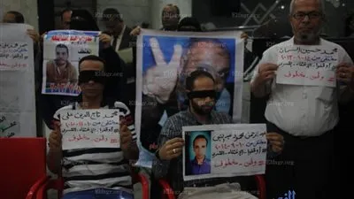 وقفة لأسر المختفين قسريًا داخل نقابة الصحفيين (صور)