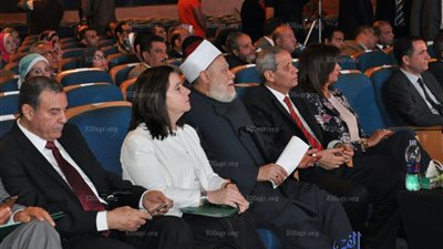 وزير التعليم يشهد تكريم أوائل المنح الدراسية بالخارج