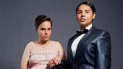 لأول مرة.. رجل متحول جنسيًا ينجب طفلًا من امرأة (صور)