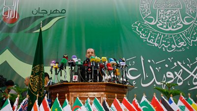 فنانون مصريون تسببوا في أزمة شيعية.. آخرهم شاركوا في احتفالات 