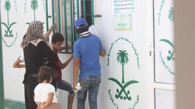 العيادات السعودية تطعم 273 طفلاً سورياً في مخيم الزعتري
