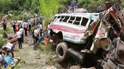مصرع وإصابة 23 شخصًا إثر سقوط حافلة على طريق جبلي في نيبال