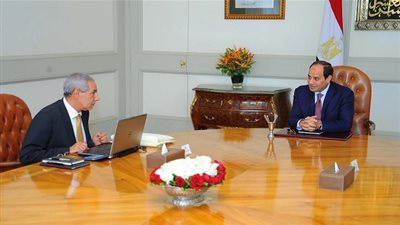 الرئيس يؤكد على الإسراع بتوفير المنشآت الصناعية الجاهزة للصناعات الصغيرة والمتوسطة 