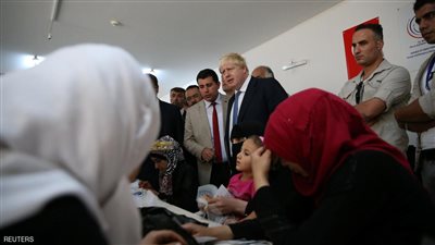 وزير الخارجية البريطاني يلتقي لاجئين سوريين في تركيا