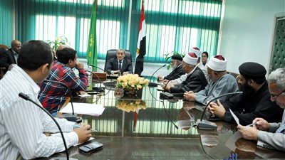 محافظ القليوبية يجتمع بأعضاء بيت العائلة المصرية ويؤكد دعمه لهم (صور)