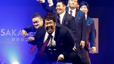 أول عرض أزياء للرجال أصحاب 