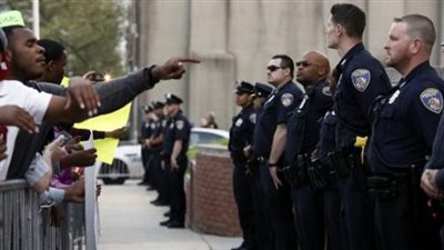 في ظل التوترات الأخيرة إثر مقتل رجل أسود.. تعرف على أحداث الثورة  القادمة في أمريكا