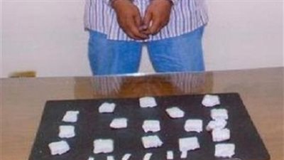 نقيب شرطة يضبط زميله مع فتاة داخل سيارة بحوزتهما 2 كيلو هيروين في أكتوبر (فيديو)