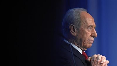 فلسطينيون: بيريز صانع سلام 