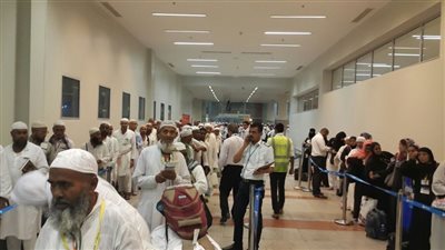 وصول 1835 راكبا من عمالة خدمة الحجاج لميناء سفاجا 