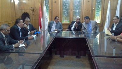 خلال اجتماع 