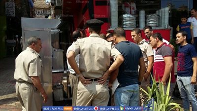 حملة أمنية واسعة على رخص المحلات بشوارع شبين الكوم (صور)