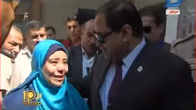 محافظ الغربية يعتذر لمعلمة بعد ضربها من ولي أمر طالب