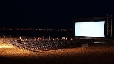 سينما متنقلة تُقيم عروضًا في مجتمعات محلية بالضفة الغربية