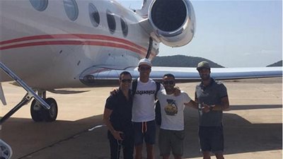 تحطم طائرة كريستيانو رونالدو في برشلونة