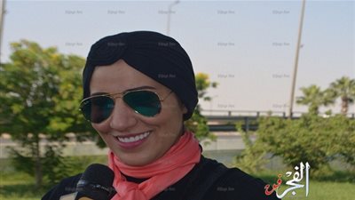 استقبال حافل لـ نداء شرارة بمطار القاهرة (صور)