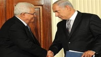 هاآريتس: حماس تستنكر موقف أبو مازن بعد وفاة بيريز