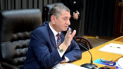 محافظ كفر الشيخ نافيا احتجاز رضيع لإجبار والده تسليم نفسه: 