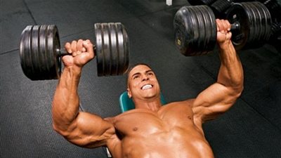 7 نصائح هامة للحصول على عضلات صدر قوية